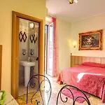 Giovy Bed & Breakfast 3*