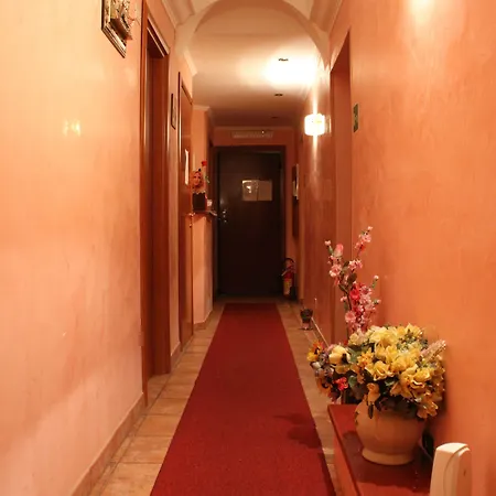 Giovy Bed & Breakfast 3*