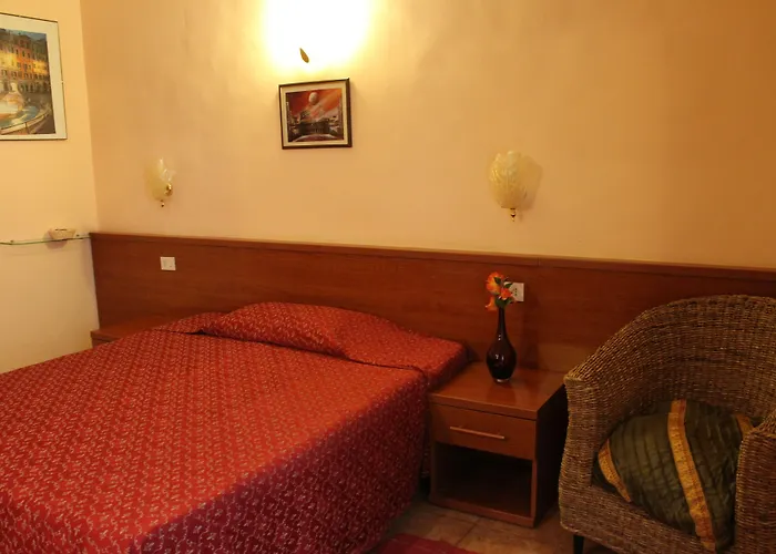 Giovy Nocleg ze śniadaniem